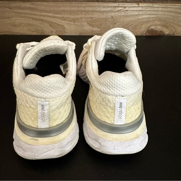 Nike Women's React Infinity Run Flyknit 3 White/Silver Running Shoes 8 Sneakers - Picture 4 of 11
